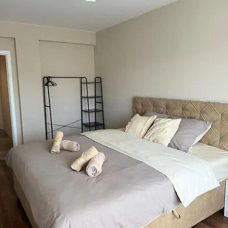 Recently Renovated Apartmán