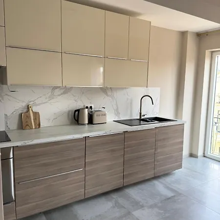 Recently Renovated Apartmán *