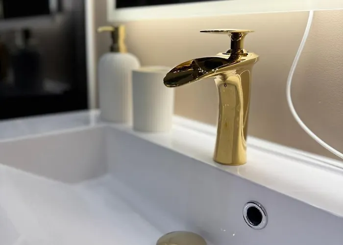 Recently Renovated Apartament *