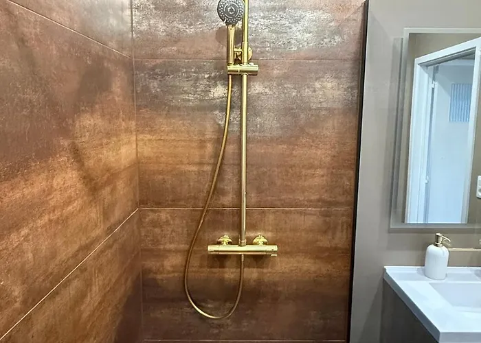 Recently Renovated Apartament *