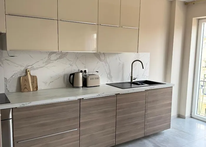 Recently Renovated Apartament *